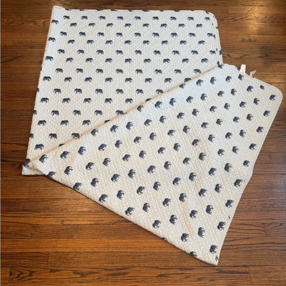 Isaac Mizrahi 82x84 Safari Elephant Print Quilted Blanket light blue coverlet